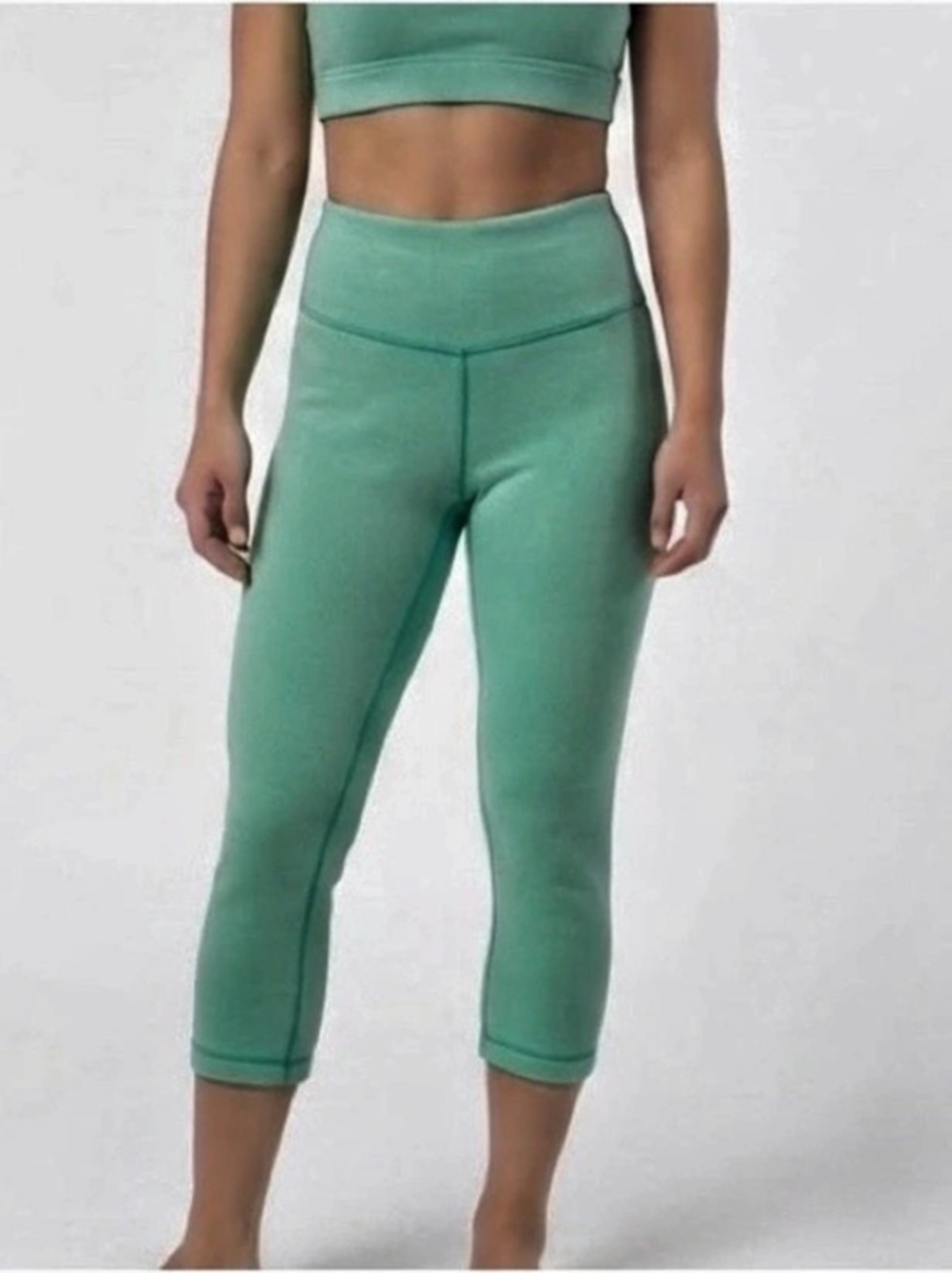 IVL Collective Green Performance Leggings Size Medium